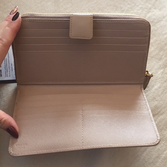 Prada Saffiano Wallet In “Cammeo” - Picture 6 of 7